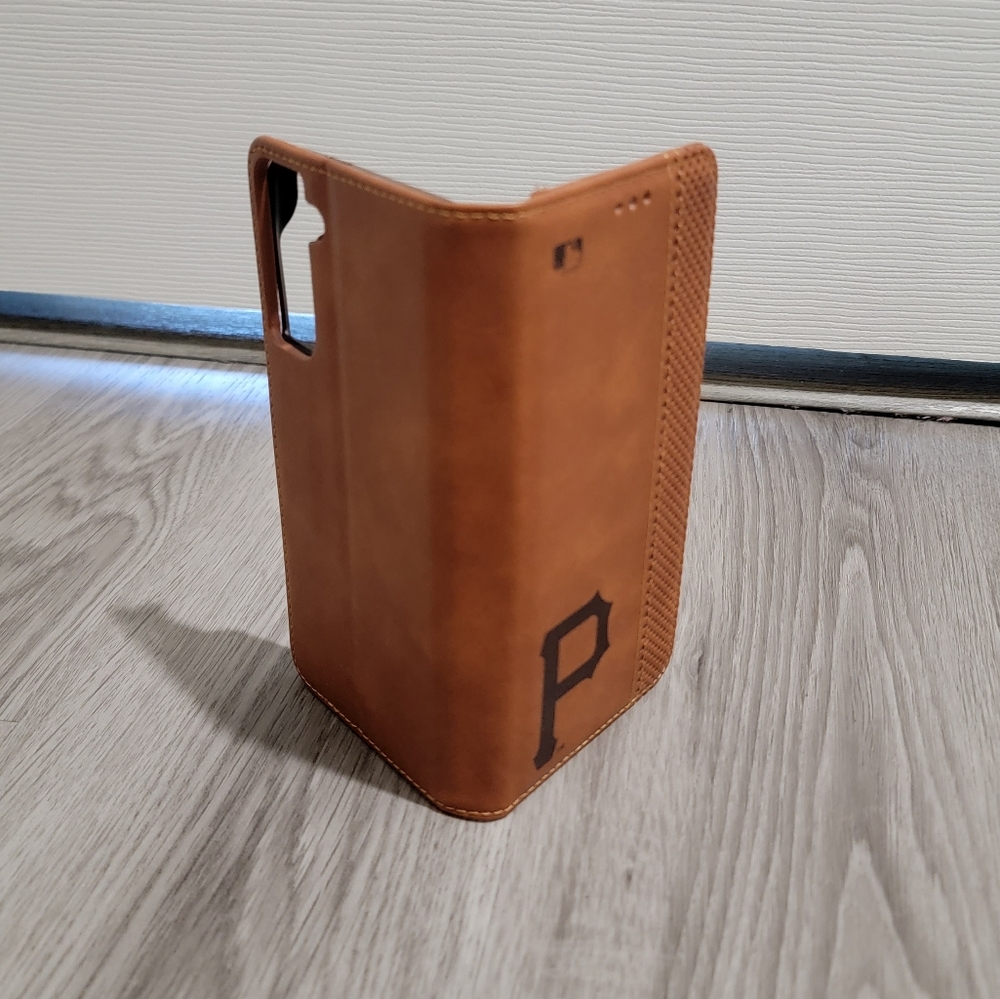 ✅️ Pittsburgh Pirates Galaxy Burn Design Folio Case